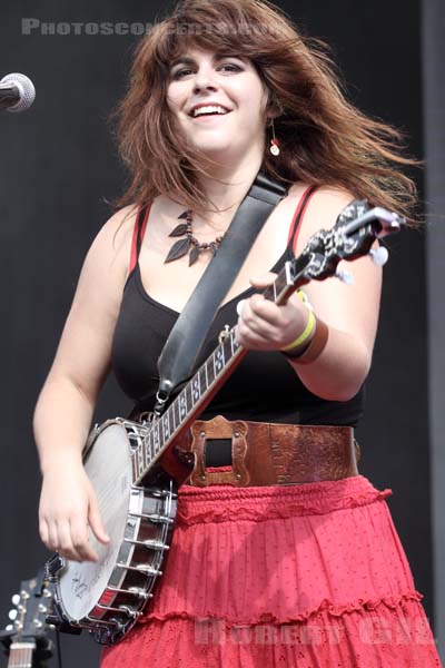 LISA LEBLANC - 2013-07-19 - PARIS - Parvis de l'Hotel de Ville - 